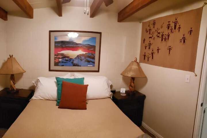 Room 3 of 87