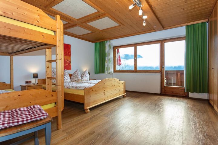 Room 2 of 39