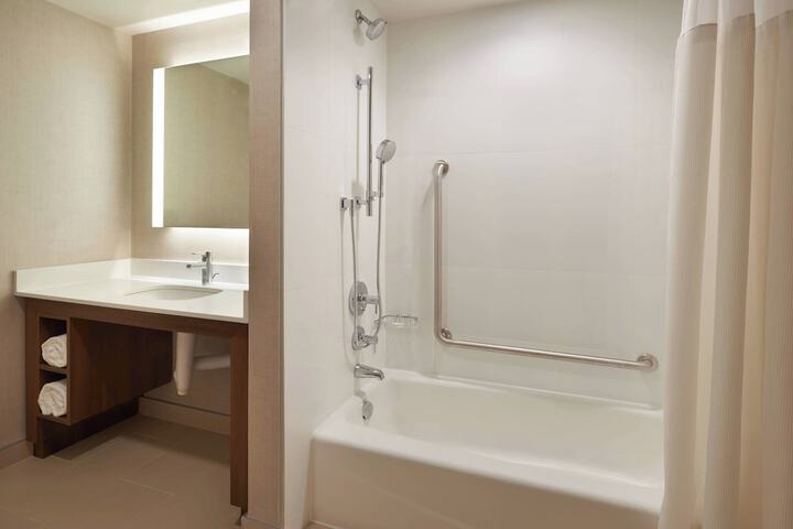 Room 15 of 24