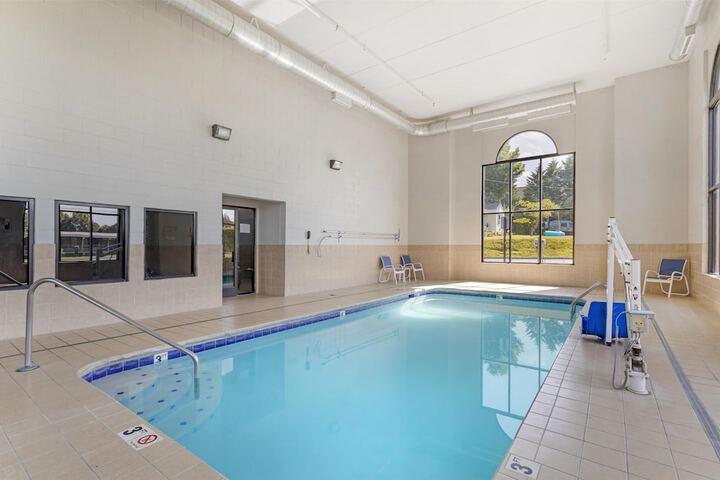 Pool 25 of 33