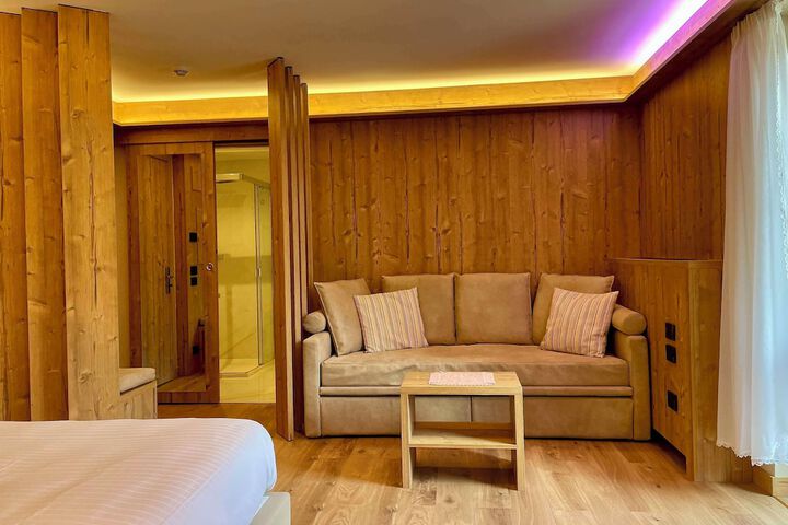 Room 15 of 107
