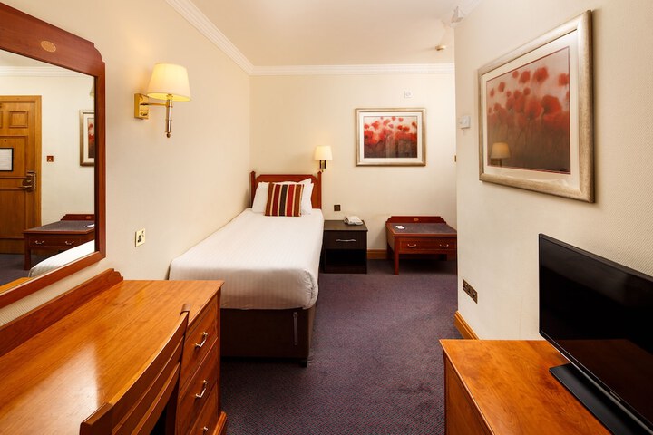 Room 6 of 55