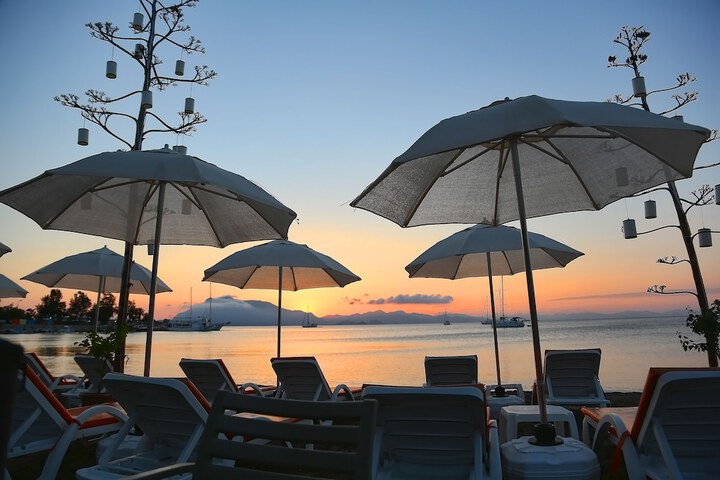 Sundeck 33 of 33