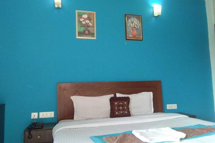 Room 3 of 7