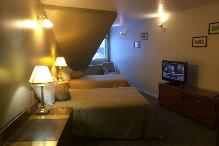 Room 9 of 75