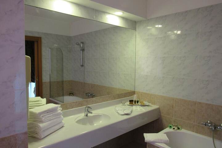Room amenity