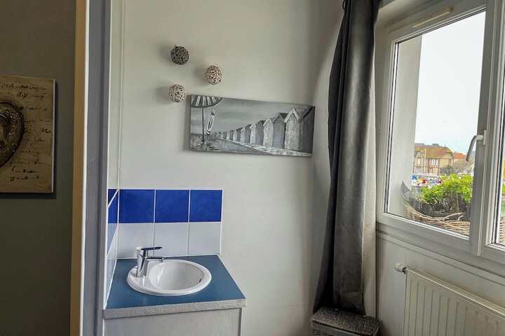 Room 34 of 52