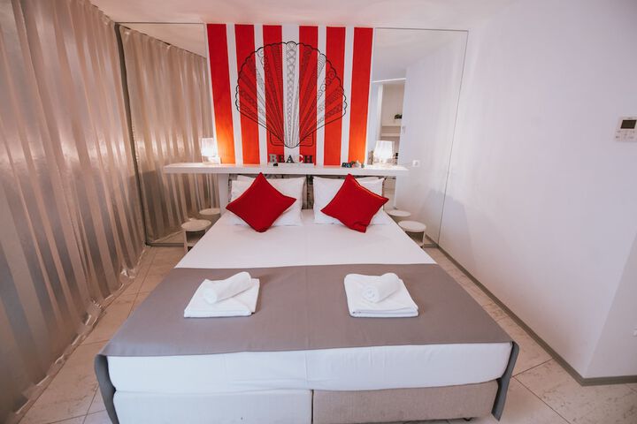 Room 17 of 54