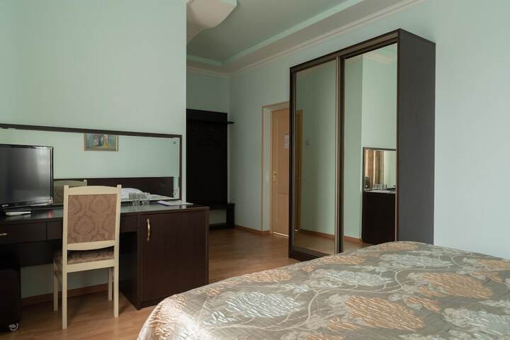 Room 20 of 66