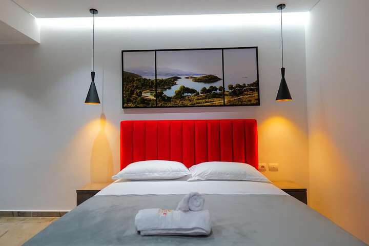 Room 10 of 137