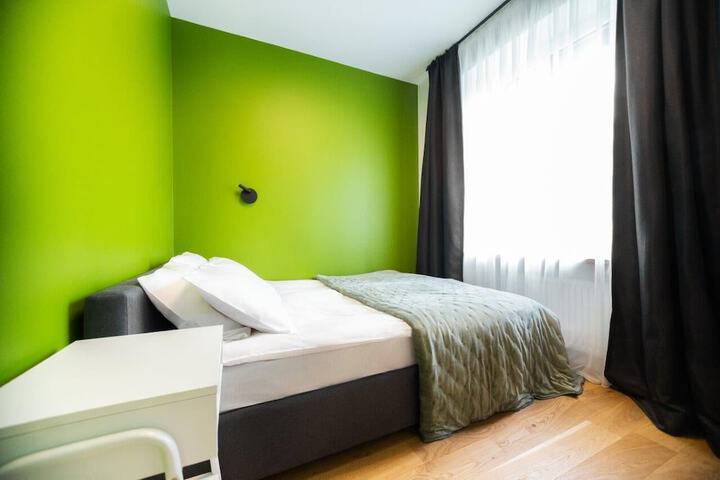 Room 10 of 39