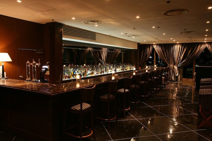Lounge 29 of 32