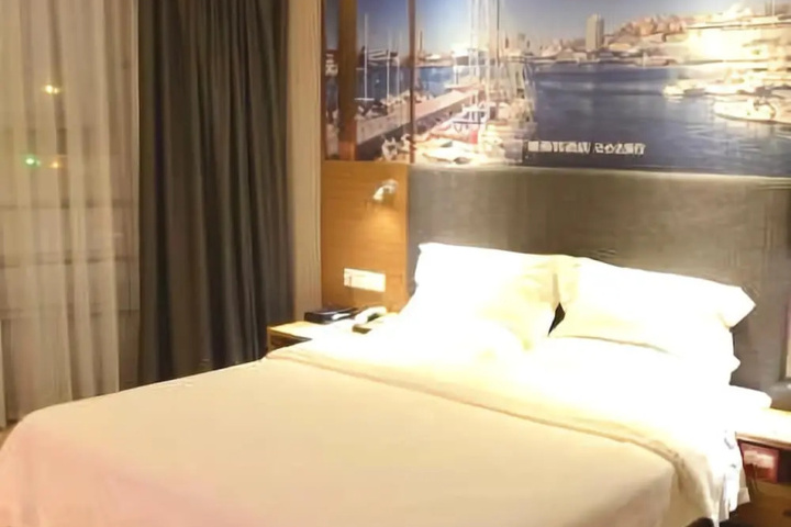 Room 5 of 14
