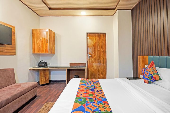 Room 16 of 28