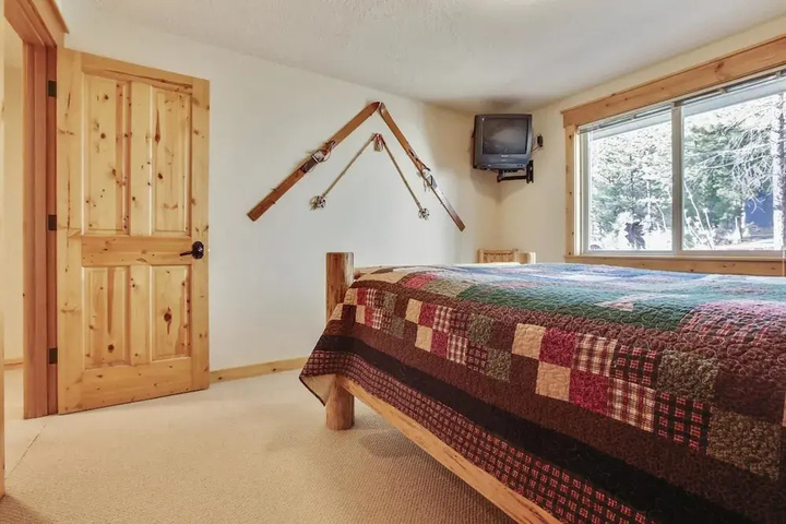Room 2 of 18