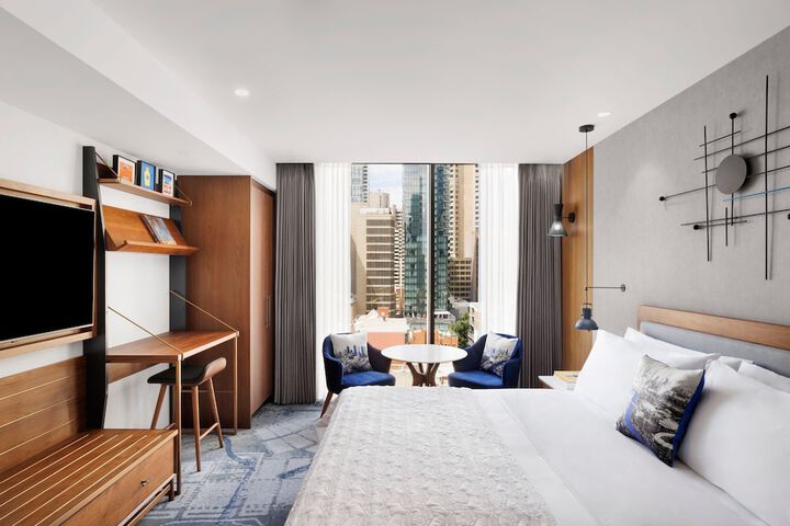 Room 13 of 110