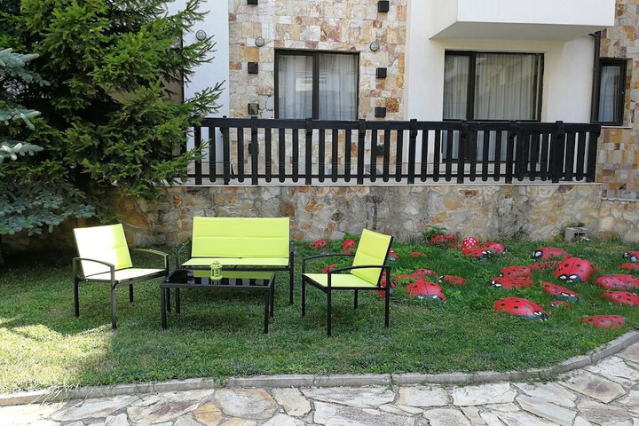 Hotel Exterior 79 of 98