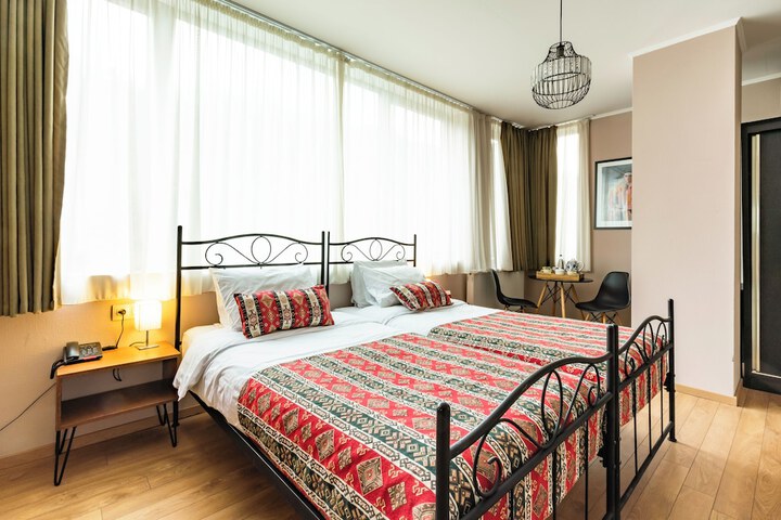 Room 44 of 95