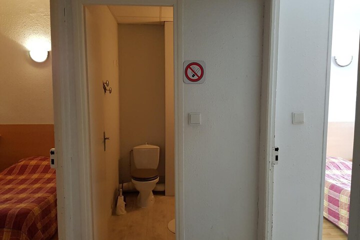Room 30 of 69