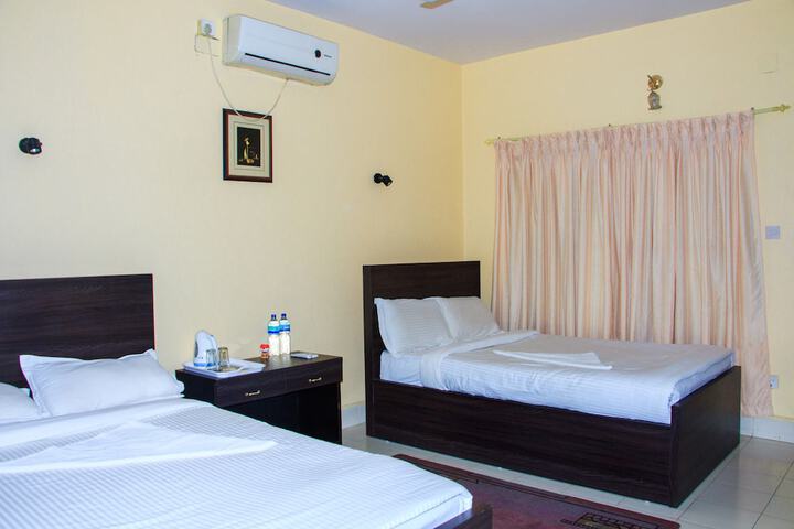 Room 7 of 27