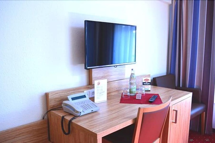 Room 6 of 20