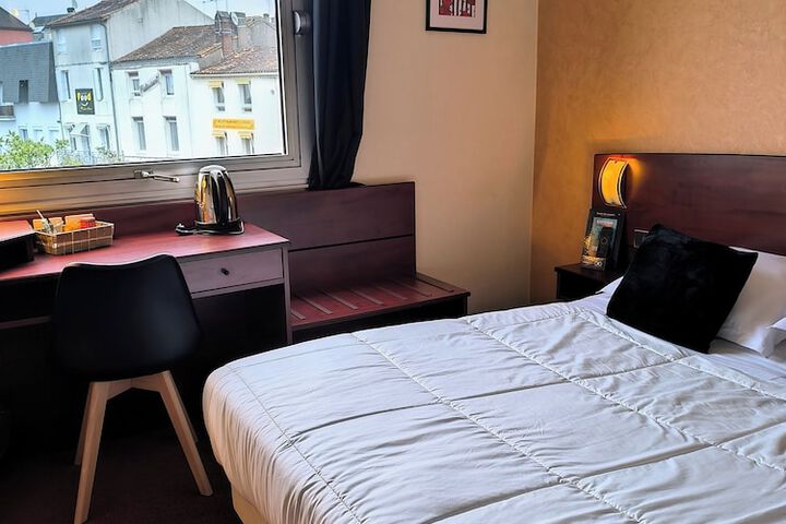 Room 27 of 113