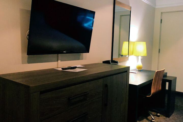 Room 6 of 54