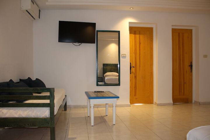 Room 77 of 153