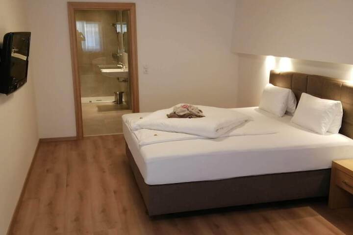 Room 8 of 53