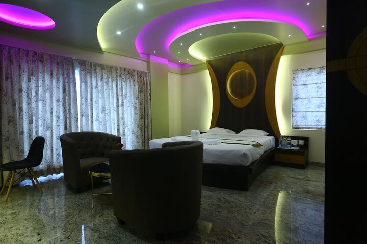 Room 16 of 38