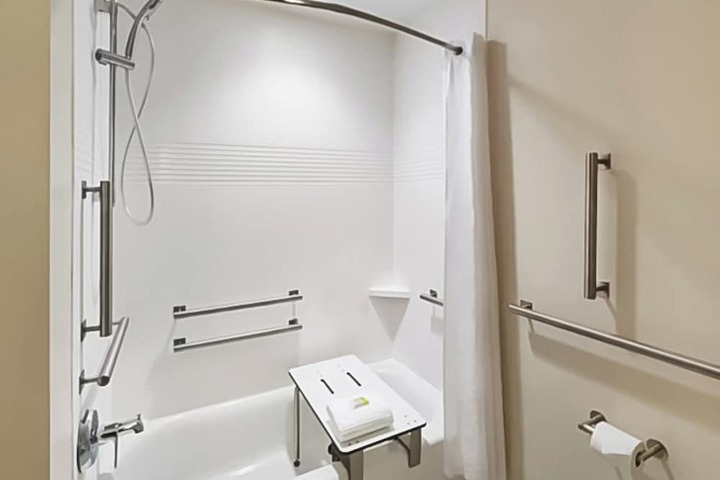 1 Queen Studio Suite (17 of 24)