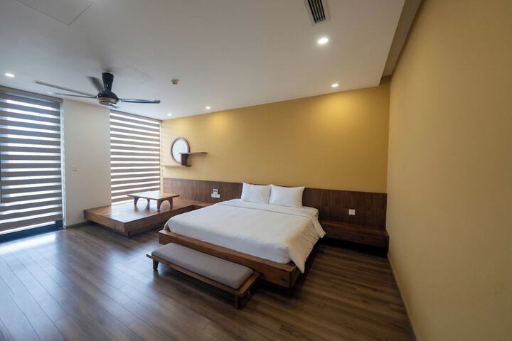 Room 13 of 29