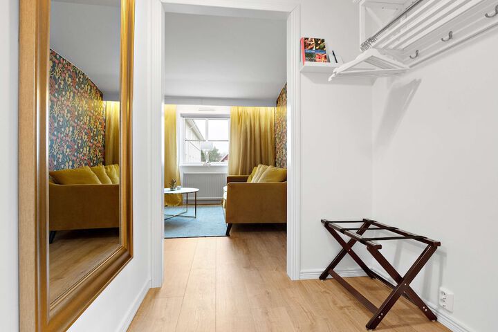 Room 13 of 87