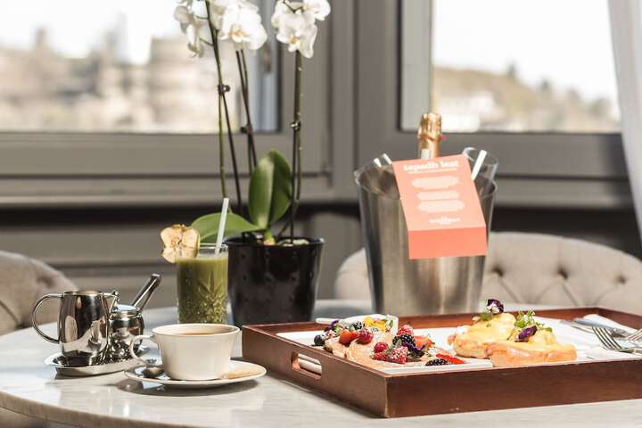 Breakfast/Coffee Service 195 of 242