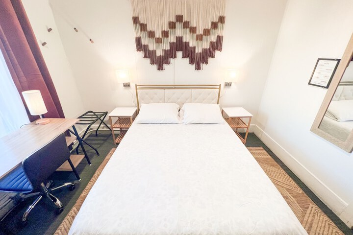 Room 37 of 85