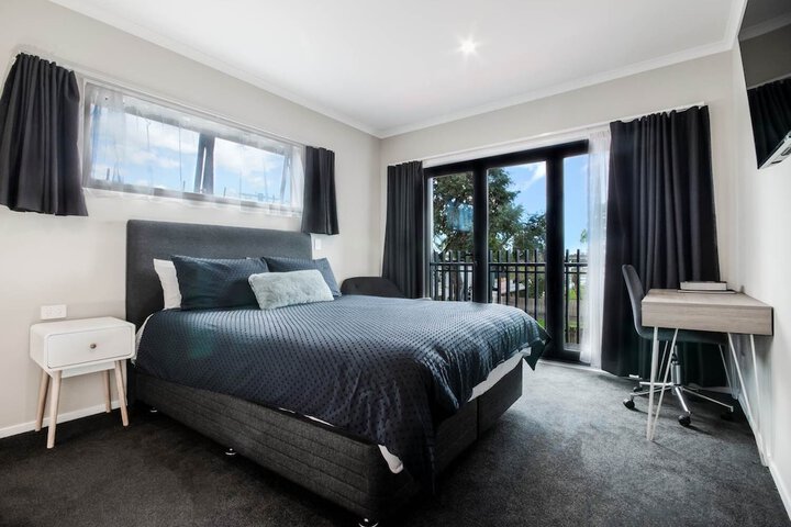Room 3 of 9