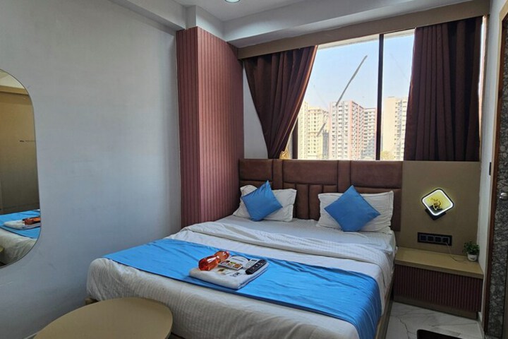 Room 16 of 33