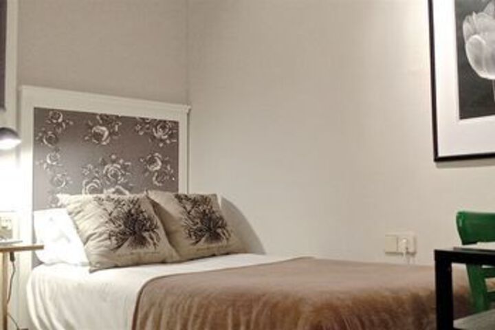 Room 21 of 102