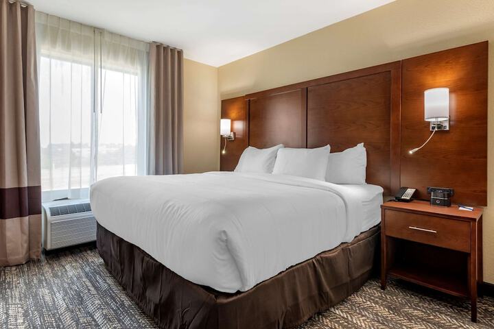 1 King Bed Suite (9 of 9)