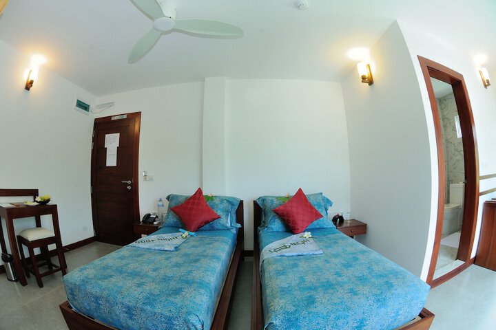 Room 5 of 15
