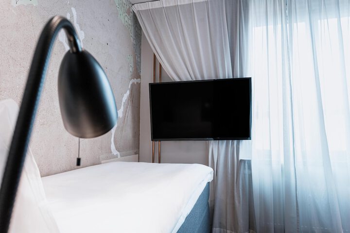 Room 49 of 84