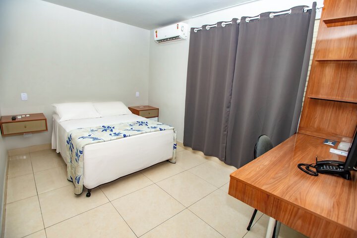 Room 8 of 77