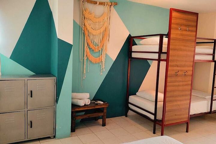 Room 32 of 53