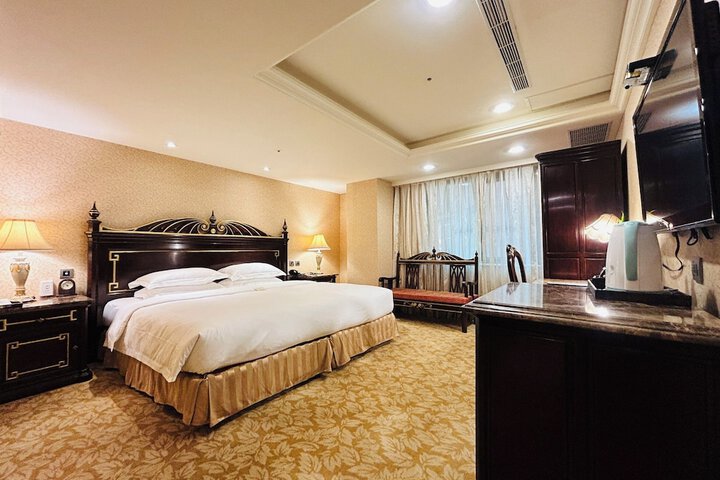 Room 52 of 216