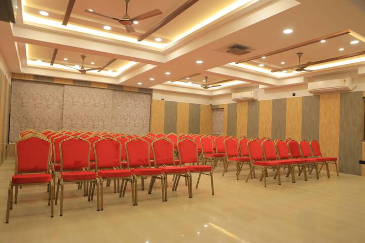 Business Center 112 of 114
