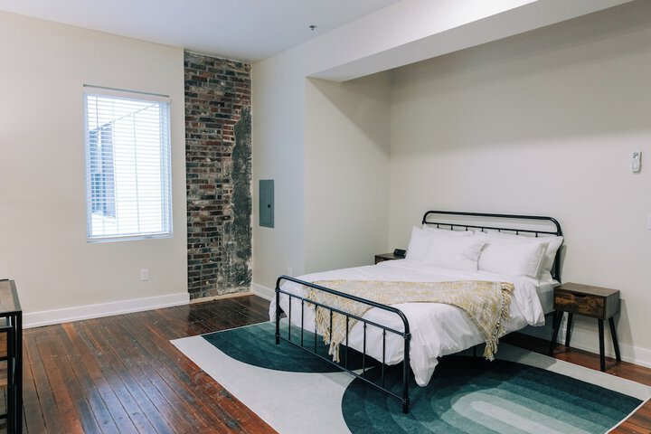 Room 20 of 65