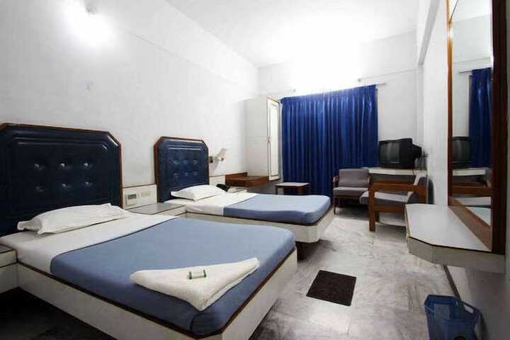 Room 9 of 38
