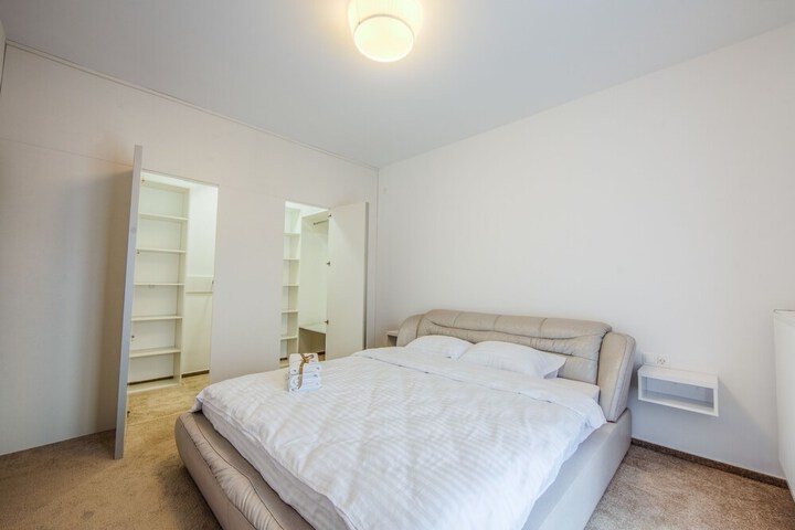 Room 7 of 45
