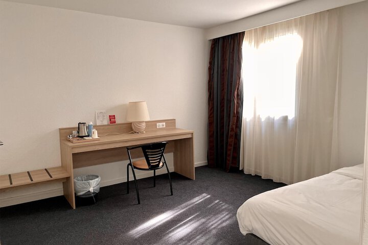 Room 20 of 53