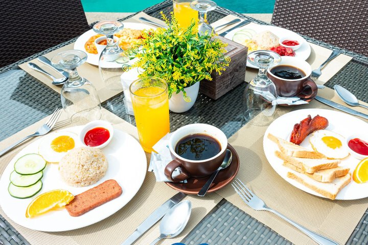 Breakfast/Coffee Service 203 of 240